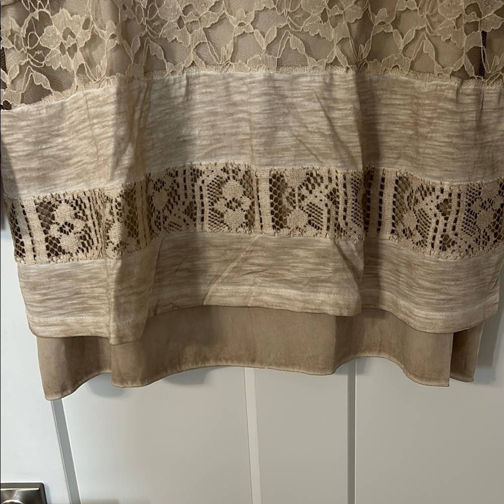Chico's Beige Lace Detail Women's Top - Picture 5 of 10